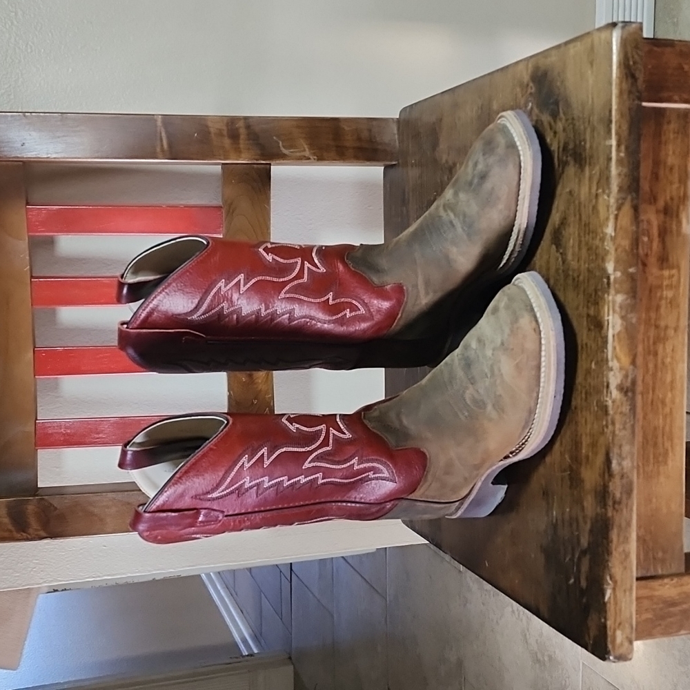 Old West Western Boots. Boys 5.5D